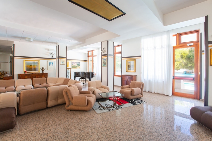 Imagen de los interiores del Hotel Mediterraneo, Vieste. Foto 15