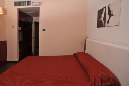 Imagen de la habitación del Hotel Mediterraneo, Villa Cortese. Foto 8