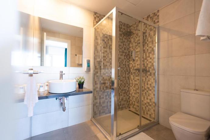 Imagen de la habitación del Hotel Mediterraneo by Croma. Foto 12