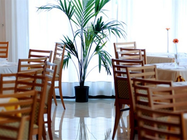 Imagen general del Hotel Meditur Pomezia. Foto 4