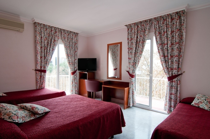 Imagen de la habitación del Hotel Medium Claramar. Foto 5