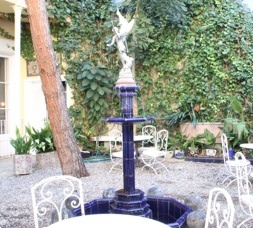 Imagen de los exteriores del Hotel Medium Renaixença. Foto 15