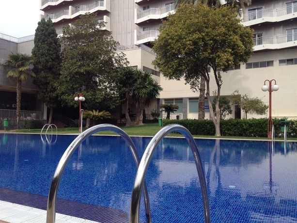Imagen de la piscina del Hotel Medium Valencia. Foto 16