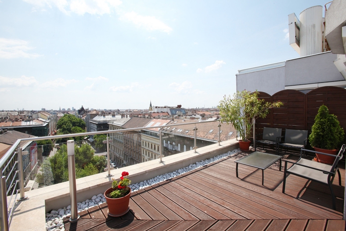 Imagen de los exteriores del Hotel Medos. Foto 8