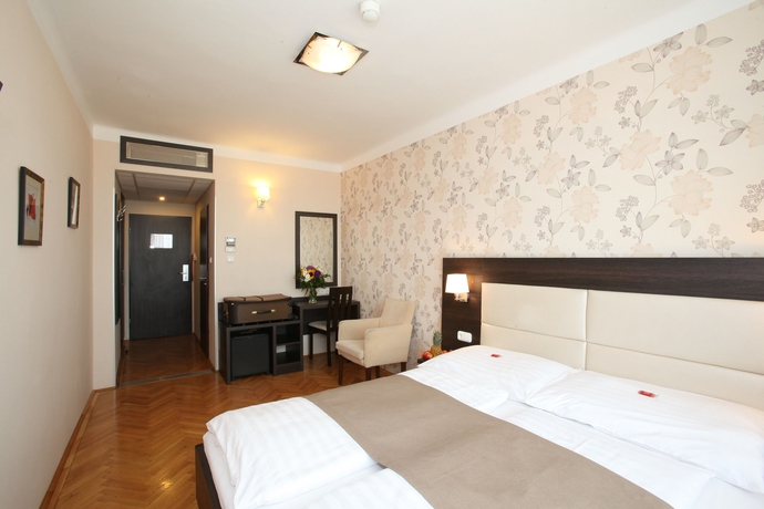 Imagen de los interiores del Hotel Medos. Foto 10