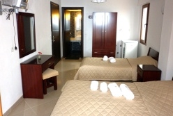 Imagen de la habitación del Hotel Medousa. Foto 3