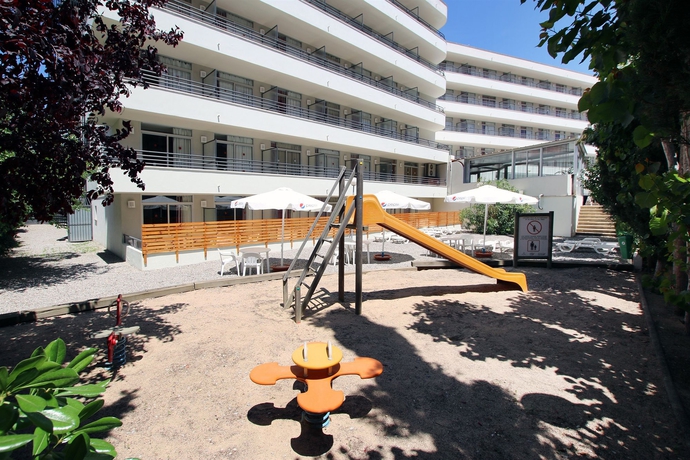 Imagen de los exteriores del Hotel Medplaya Esmeraldas. Foto 7