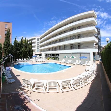 Imagen de la piscina del Hotel Medplaya Esmeraldas. Foto 15