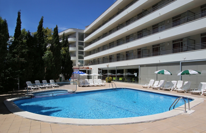 Imagen de la piscina del Hotel Medplaya Esmeraldas. Foto 16