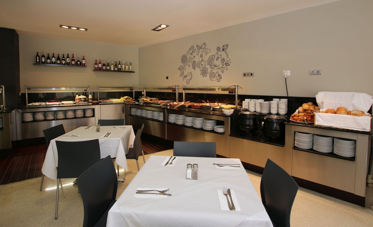 Imagen del bar/restaurante del Hotel Medplaya Esmeraldas. Foto 2