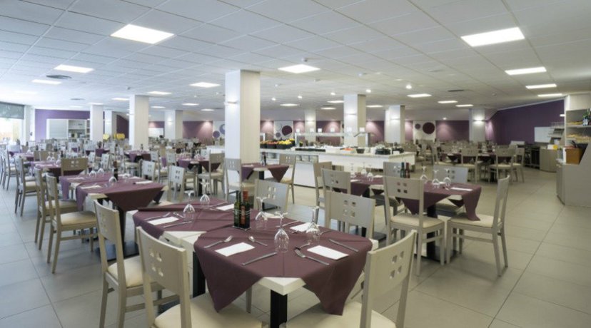 Imagen del bar/restaurante del Hotel Medplaya Hotel Calypso. Foto 4