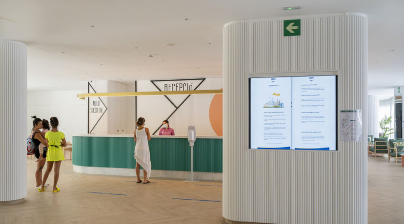 Imagen de los interiores del Hotel Medplaya Hotel Calypso. Foto 17