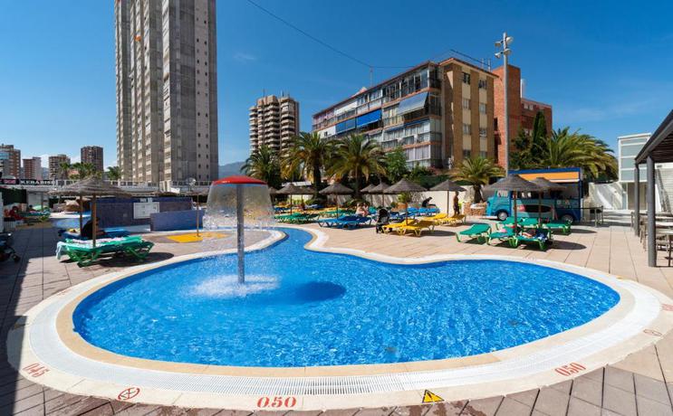 Imagen de la piscina del Hotel Medplaya Hotel Regente. Foto 20