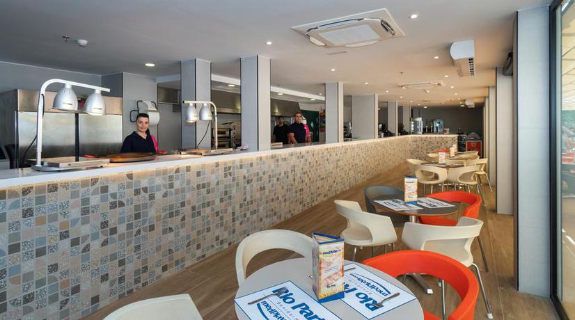 Imagen del bar/restaurante del Hotel Medplaya Hotel Rio Park. Foto 8