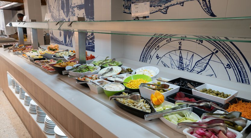 Imagen del bar/restaurante del Hotel Medplaya Hotel Riudor. Foto 4