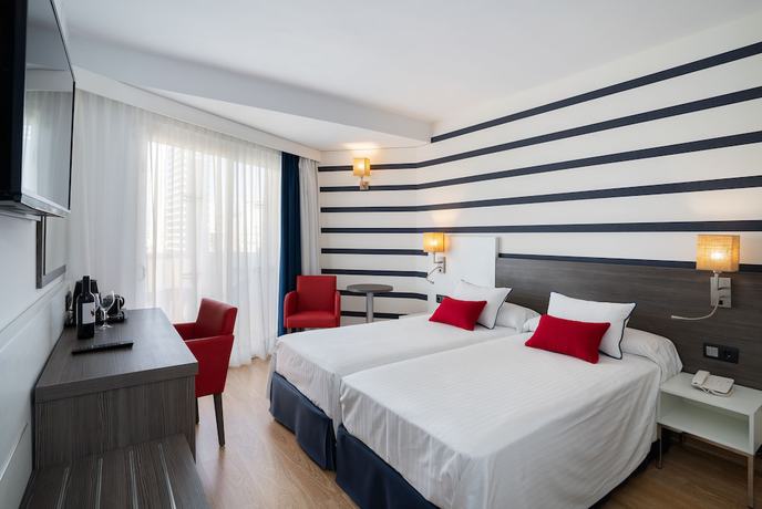 Imagen de la habitación del Hotel Medplaya Riudor. Foto 8