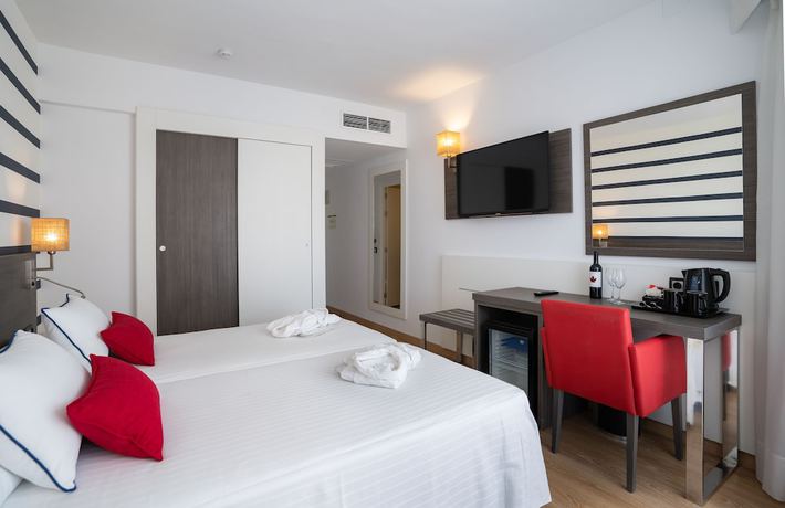 Imagen de la habitación del Hotel Medplaya Riudor. Foto 10