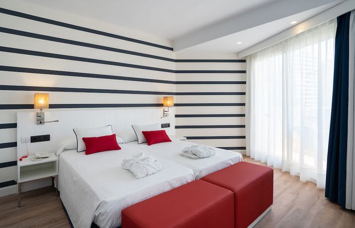 Imagen de la habitación del Hotel Medplaya Riudor. Foto 15