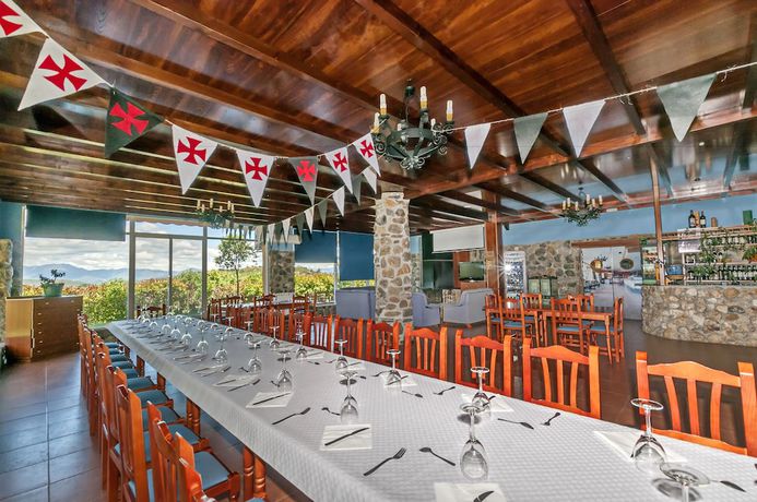 Imagen del bar/restaurante del Hotel Medulio. Foto 5