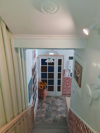 Imagen de los interiores del Hotel Medusa Studios. Foto 16