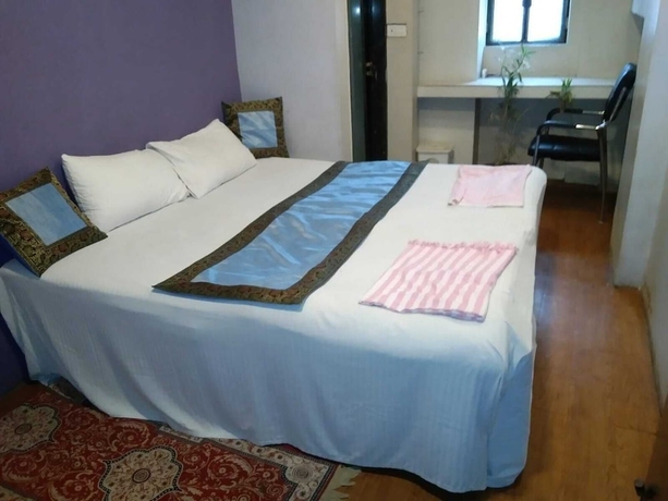 Imagen de la habitación del Hotel Medwin Kashi Dham. Foto 3