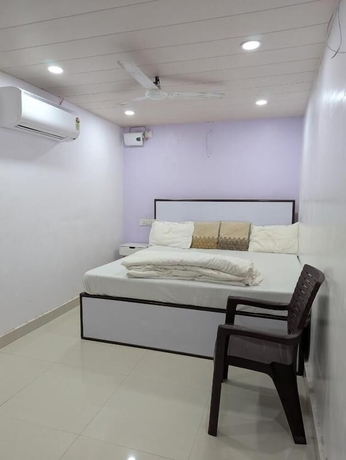 Imagen de la habitación del Hotel Meenakshi Guest House. Foto 11