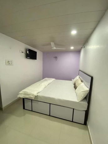 Imagen de la habitación del Hotel Meenakshi Guest House. Foto 12