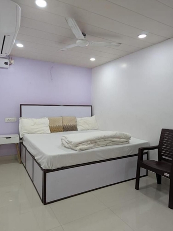 Imagen de la habitación del Hotel Meenakshi Guest House. Foto 13