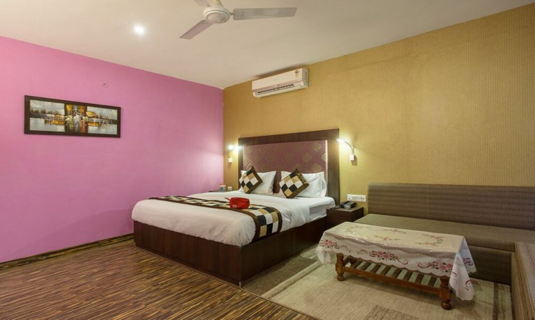 Imagen de la habitación del Hotel Meenakshi Palace. Foto 5