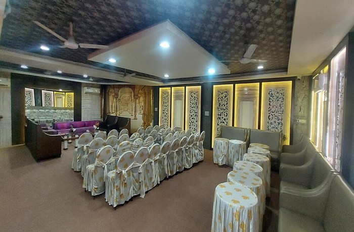 Imagen de los interiores del Hotel Meenakshi Palace. Foto 16