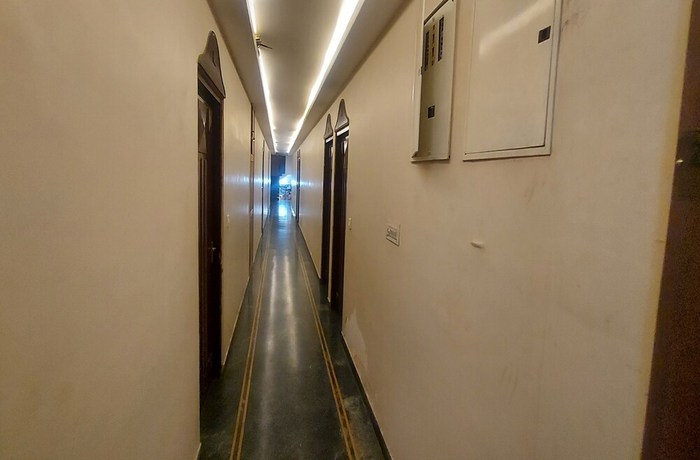 Imagen de los interiores del Hotel Meenakshi Palace. Foto 17