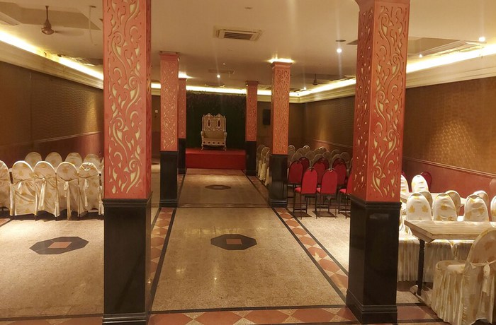 Imagen del bar/restaurante del Hotel Meenakshi Palace. Foto 3