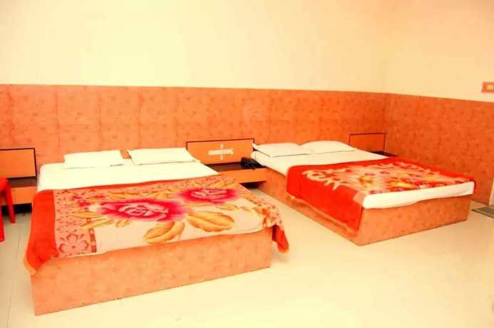 Imagen de la habitación del Hotel Meera, Devbhumi Dwarka. Foto 7