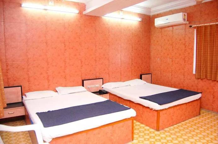 Imagen de la habitación del Hotel Meera, Devbhumi Dwarka. Foto 13