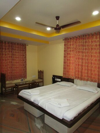 Imagen general del Hotel Meera Motels and Residency. Foto 1