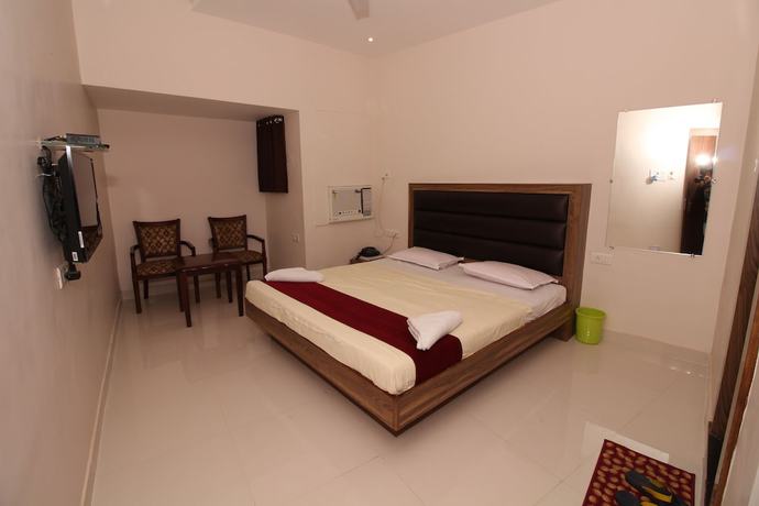 Imagen de la habitación del Hotel Meera, Raipur. Foto 4
