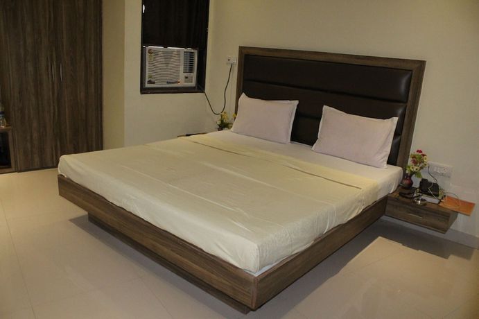 Imagen de la habitación del Hotel Meera, Raipur. Foto 5