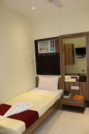 Imagen de la habitación del Hotel Meera, Raipur. Foto 11