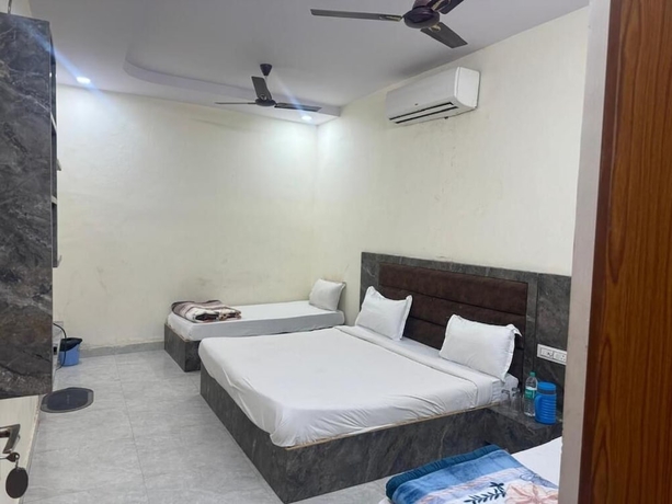Imagen de la habitación del Hotel Meera residency vrindavan. Foto 3