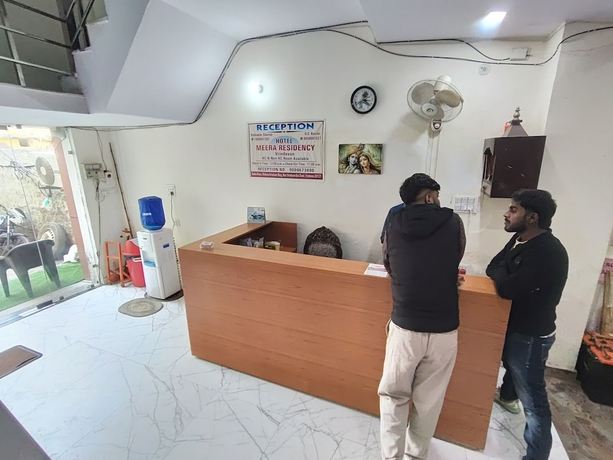 Imagen de los interiores del Hotel Meera residency vrindavan. Foto 15