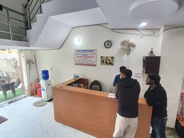 Imagen de los interiores del Hotel Meera residency vrindavan. Foto 16
