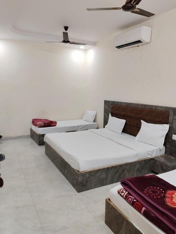 Imagen de la habitación del Hotel Meera residency vrindavan. Foto 10