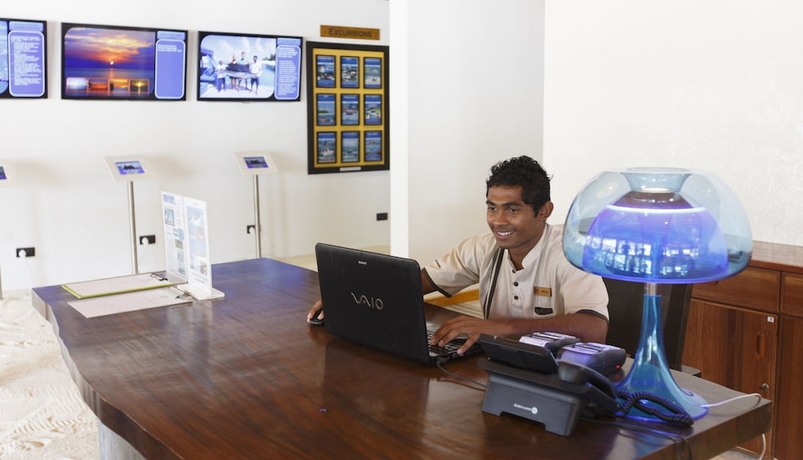 Imagen de los interiores del Hotel Meeru Maldives Resort Island. Foto 18