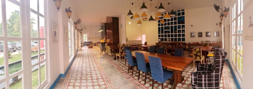 Imagen del bar/restaurante del Hotel Meet The Sea Resort. Foto 4
