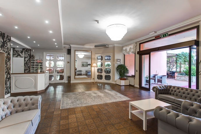 Imagen de los interiores del Hotel Meeting, Cesenatico. Foto 17