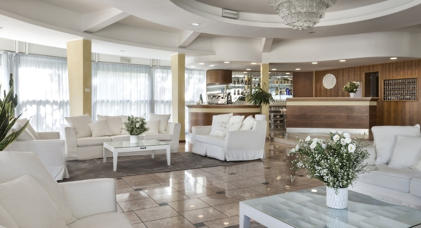 Imagen de los interiores del Hotel Meeting, Riccione. Foto 19