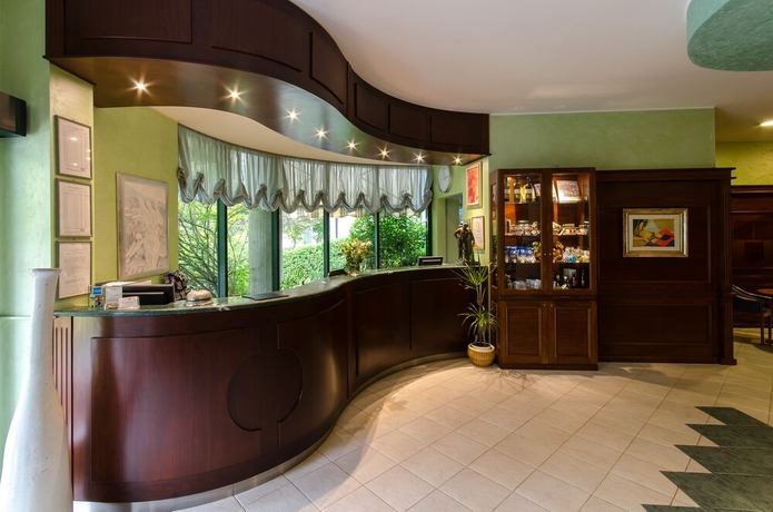 Imagen de los interiores del Hotel Meeting Santacroce. Foto 19