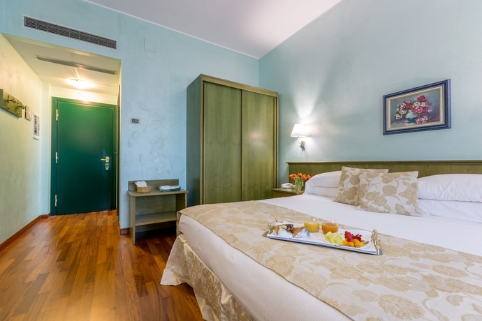 Imagen de la habitación del Hotel Meeting Santacroce. Foto 16