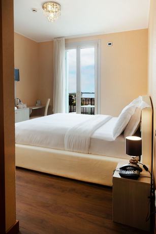 Imagen de la habitación del Hotel Mefuta. Foto 2