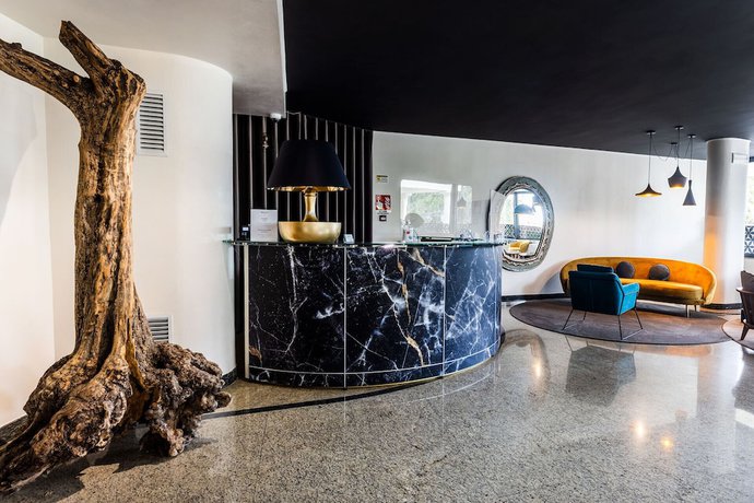 Imagen de los interiores del Hotel Mefuta. Foto 20